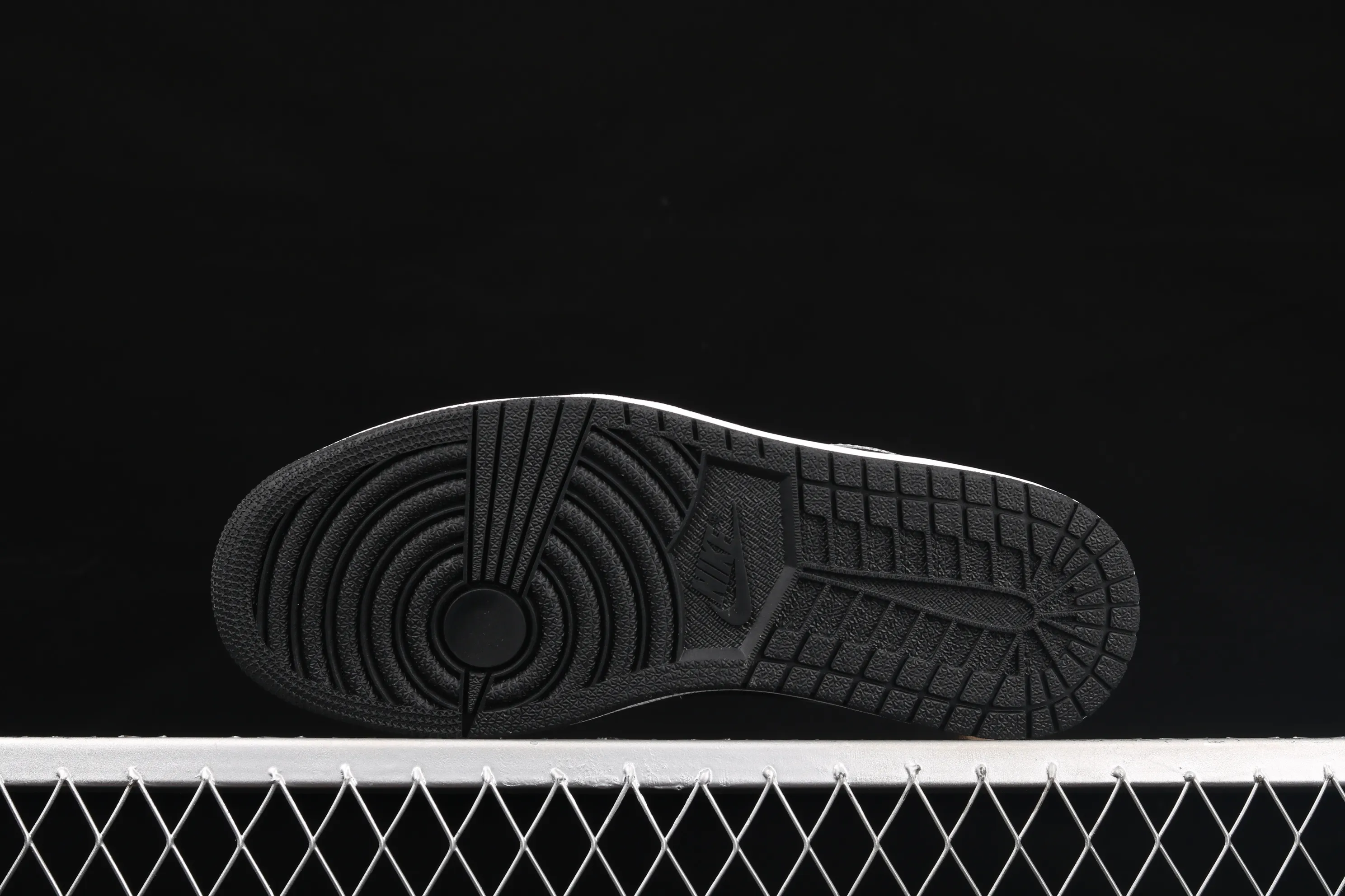 All categories Air Jordan Jordan series basketball shoes Air Jordan 1 Low G version pure original Air Jordan 1 Low AJ1 Joe 1 low-top black silver cultural and leisure sports sneakers DA5551-001